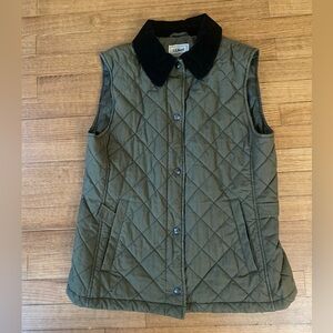 L.L. Bean Women’s Barn Quilted Vest M Olive Green Corduroy Trim Zip Snap Riding
